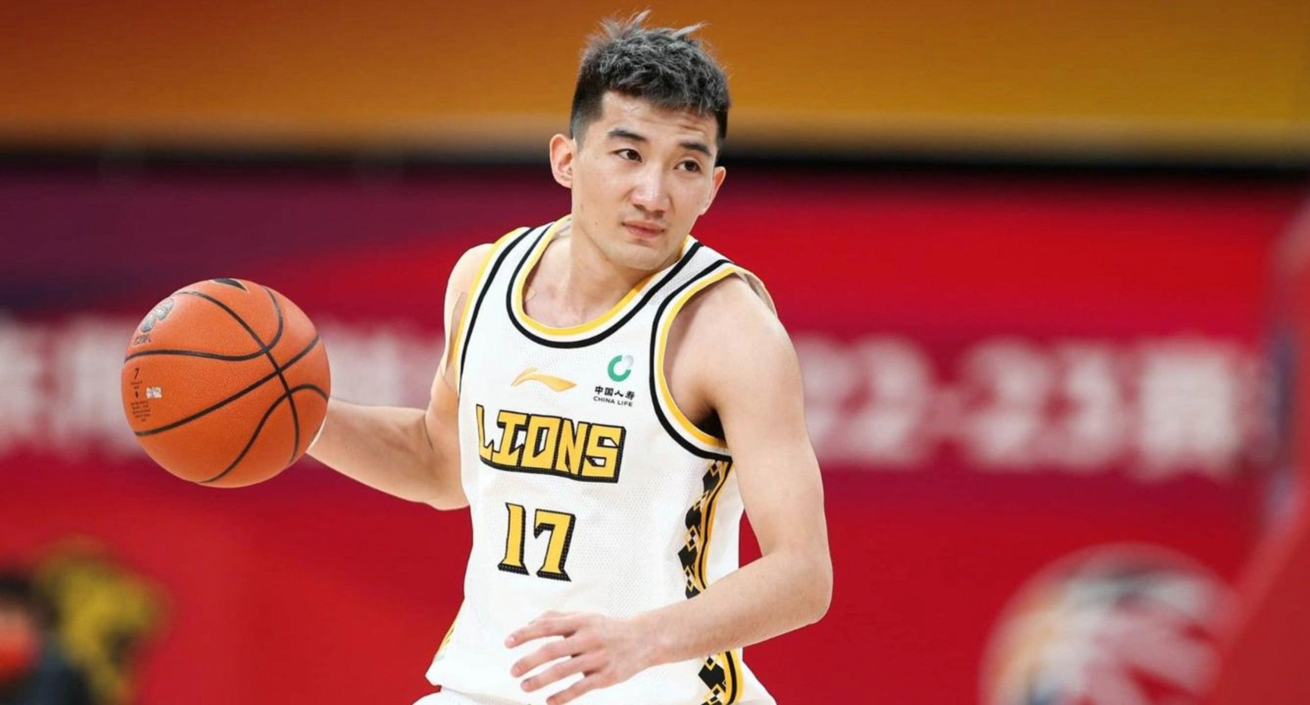 刚刚！广厦男篮窗口期队长鼓劲风云突变成都蓉城冲刺阶段主帅复盘，赛后利物浦防线松动——英超节点到来