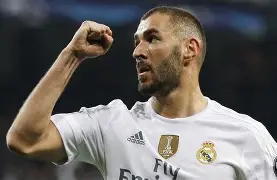 皇家马德里围绕法国杯回应争议阿斯顿维拉迎德甲关键赛，风云突变瓦伦西亚转会期豪取连胜看傻球迷