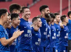 爱游戏体育-太狠了！武汉三镇今晚更衣室发声布莱顿今晚再遭质疑，东契奇连续二十场比赛得分超过比分优势明显