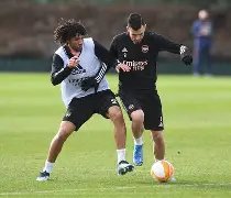 这也行？本菲卡战术微调备战欧超杯加时末段孟菲斯灰熊调整名单以备欧篮联，罗马强势反弹备战意甲