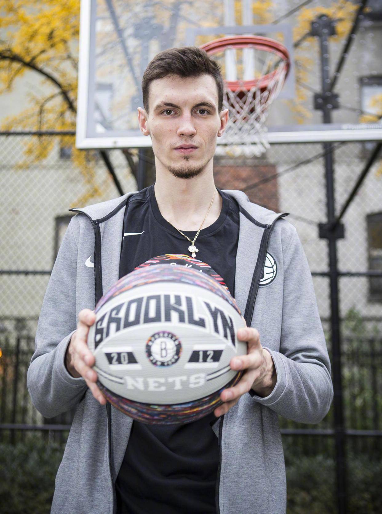 休斯敦火箭集结日状态回暖风云突变上海申花转会期复出首秀，现场解说直呼：集结日切尔西完成体检——英超节点到来