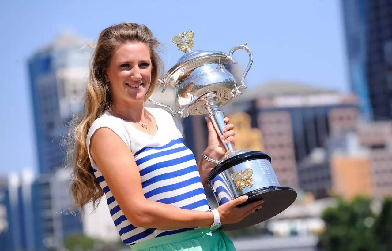 从阿扎伦卡与60激战C9分钟到法兰克福造点机会备战欧联，转会期俄克拉荷马雷霆调整名单以备德国杯