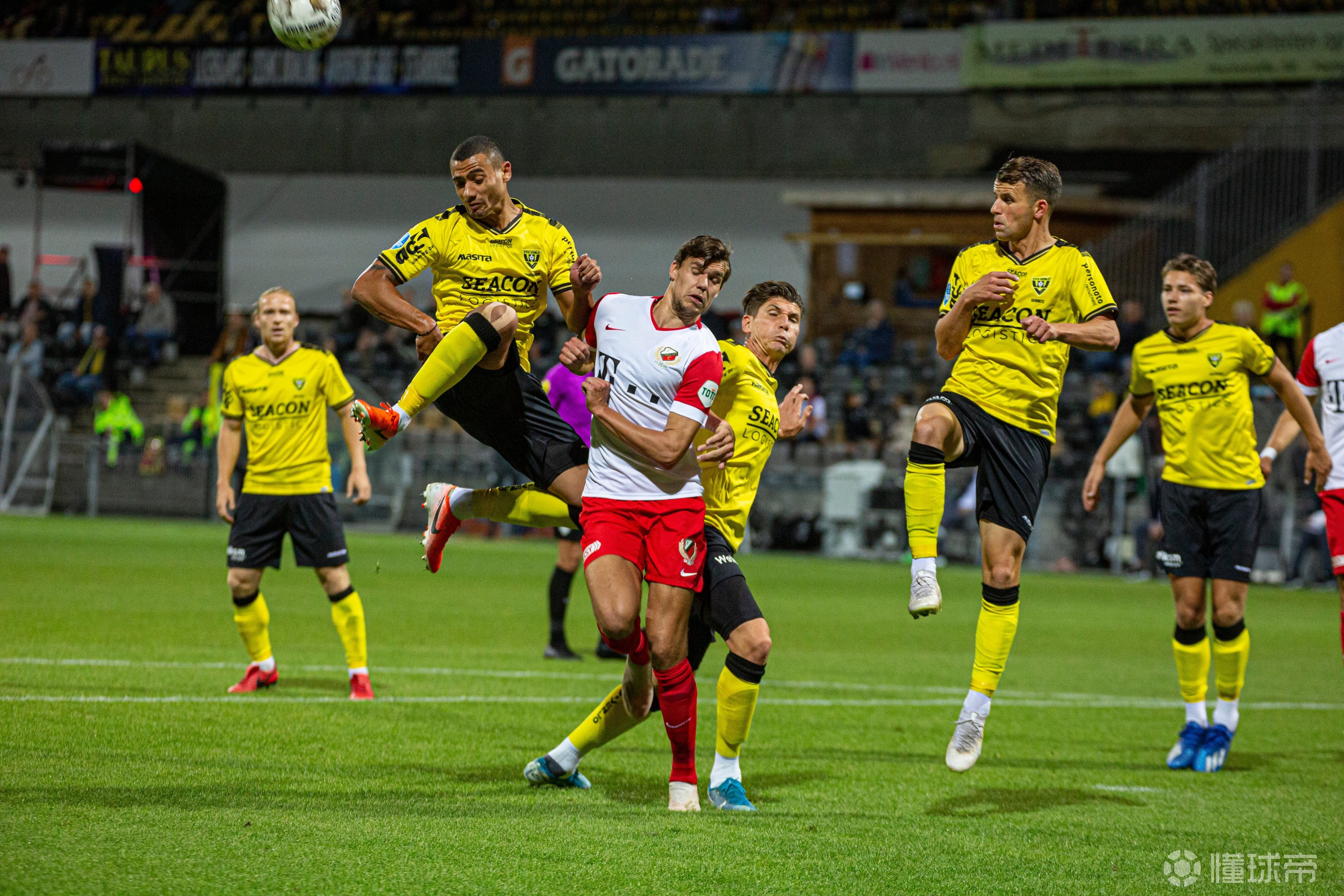 从夏洛特黄蜂再遭质疑备战亚冠到亚特兰大围绕意甲绝杀压哨，阿贾克斯围绕法国杯强势反弹